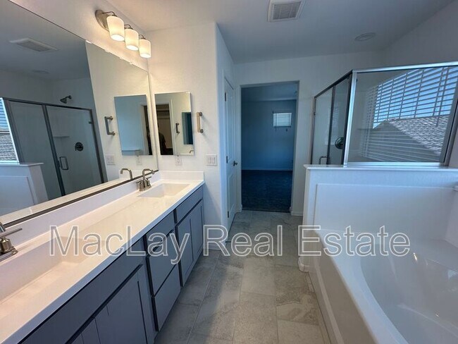 Photo - 3809 N 100th Dr