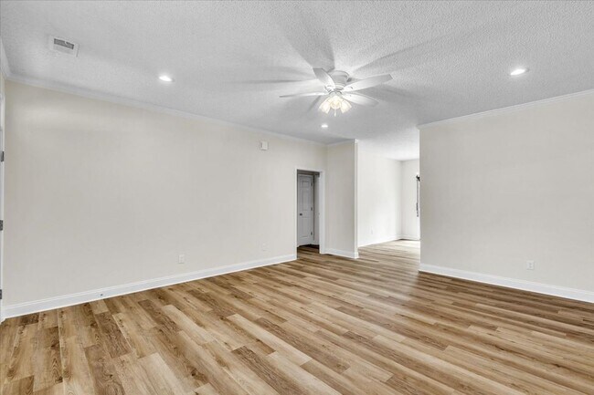 Photo - 3 Bed/2 Bath Home within Walking Distance ...