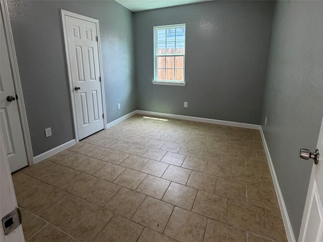 Photo - 2909 King St