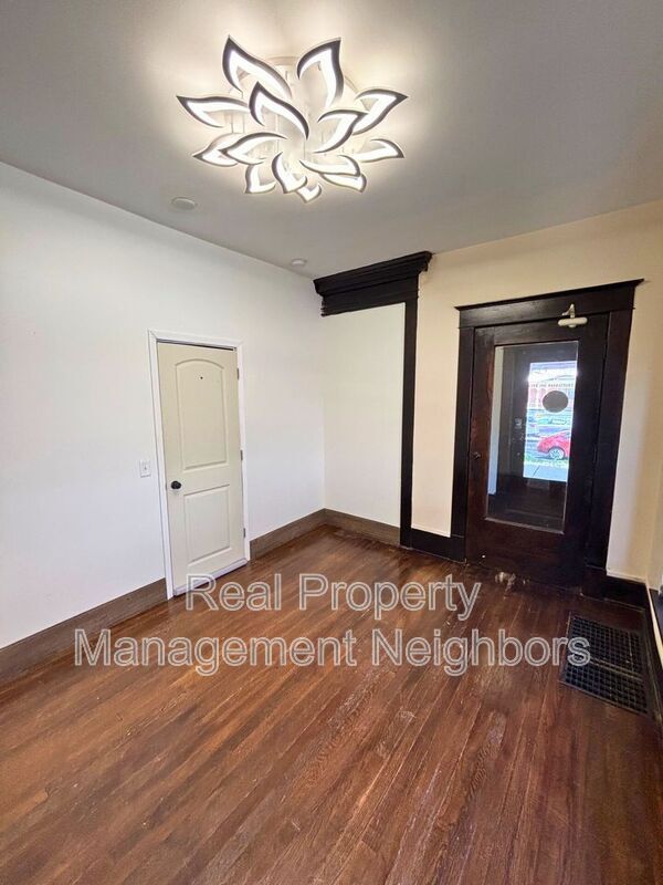 Building Photo - 216 Lafayette Ave NE Unit E Rental