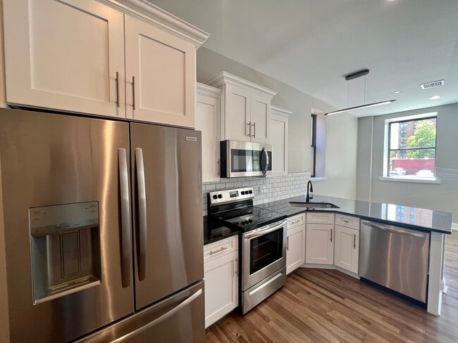 Building Photo - 33 E Northampton St Unit 104