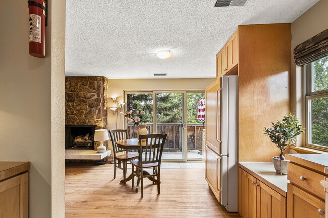 Dining room - 3365 Chisholm Trl Condo Unit #304