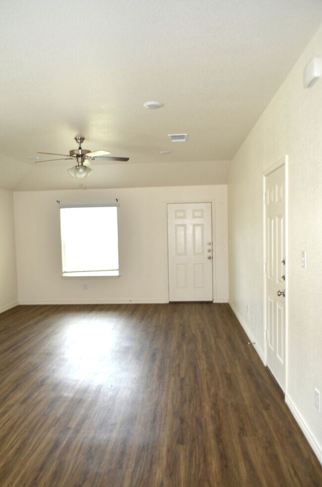 Photo - 916 Industrial Ave Unidad 916 #B Industrial Ave