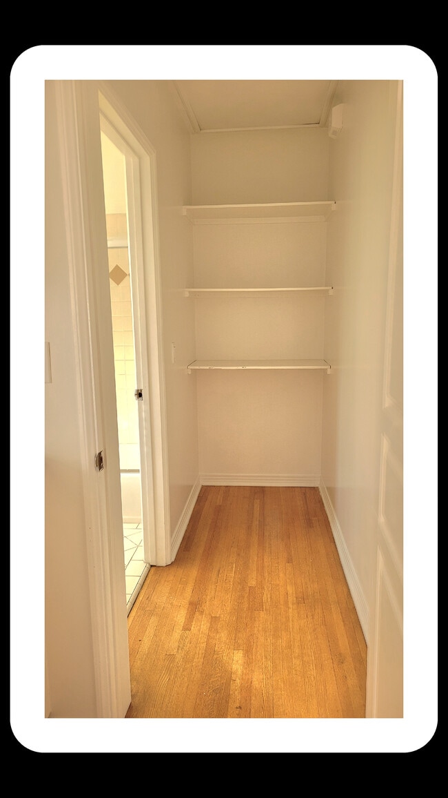 Photo - 445 N Doheny Dr