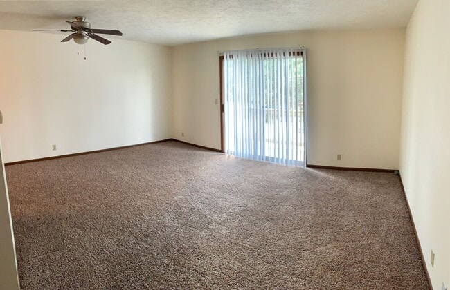 Photo - Vantage Pointe Apartments