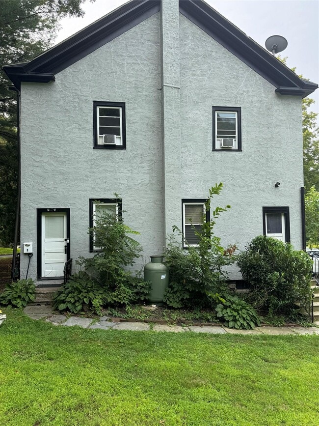 Building Photo - 110 Titicus Rd Rental