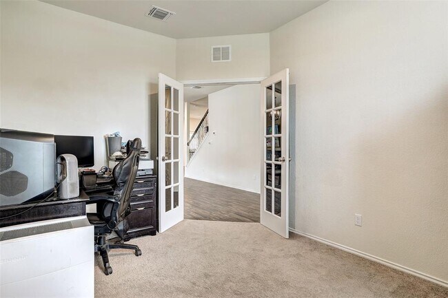 Photo - 104 Black Alder St