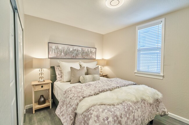 Photo - 1215 Eagle Ave Unit 1215 Eagle Ave #B - LU