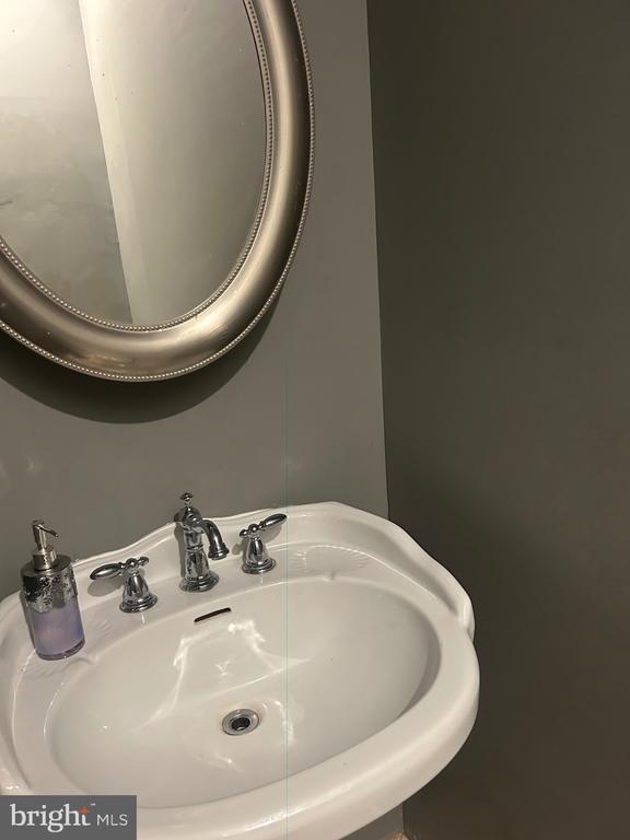 Photo - 17 N Main St