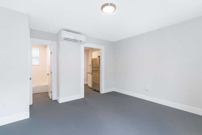 Charming Studio in Mid-City New Orleans – Utilities Included, Modern Kitchen, Shared Laundry