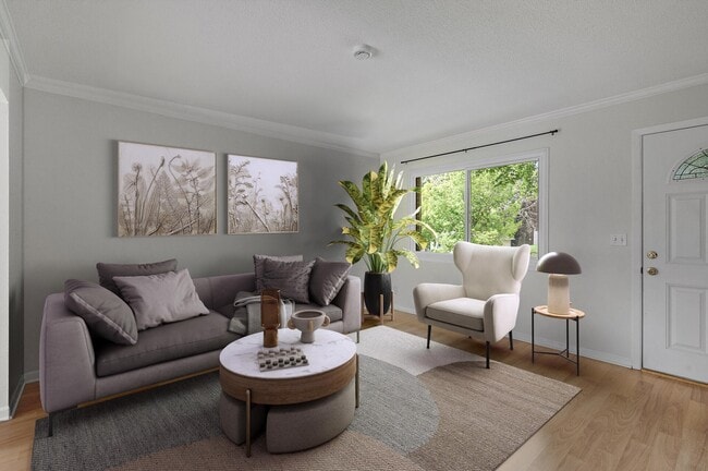 Photo - 1823 Benjamin St NE