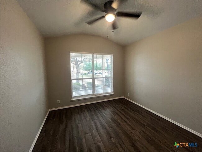 Photo - 663 Tom Kemp Dr