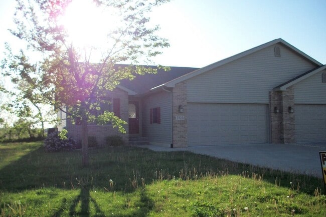 Building Photo - 332 Cassidy Ct