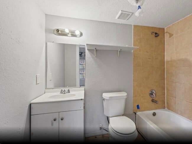 Photo - 205 Hafer Ave