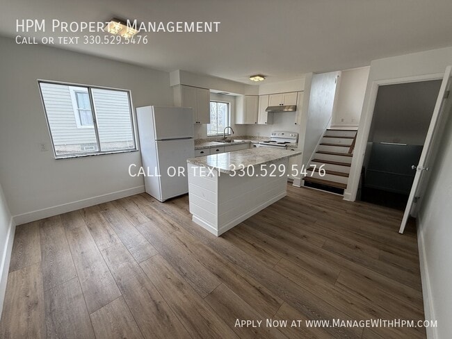 Photo - 15 W York St