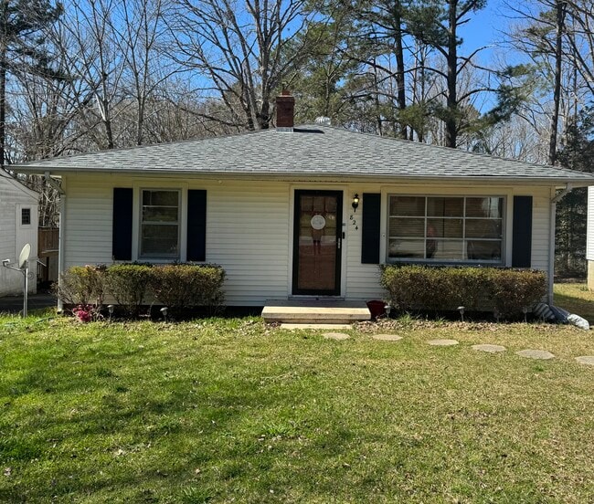 Building Photo - 824 Shirley Dr