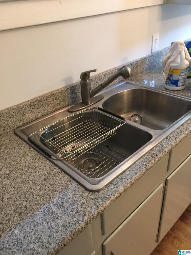 Photo - 1412 Smolian Pl Unit B