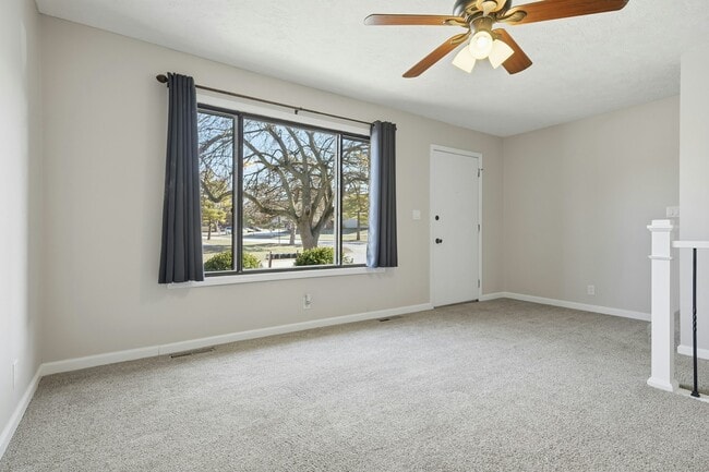 Photo - 107 N Orr Dr