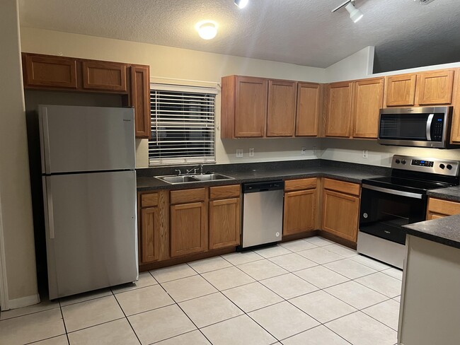 Photo - 145 Southampton Dr