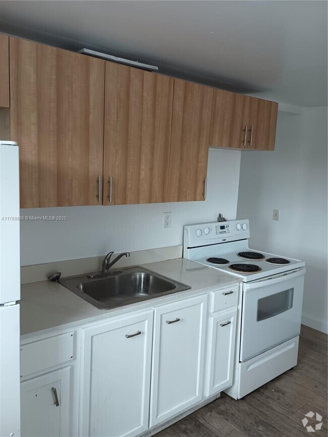 Building Photo - 1186 NW 103rd St Unit 1 Rental