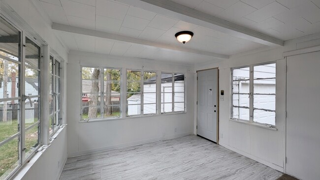 Photo - 1221 John St