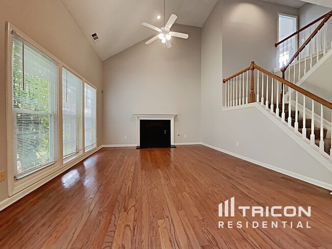 Photo - 2440 Lunetta Ln