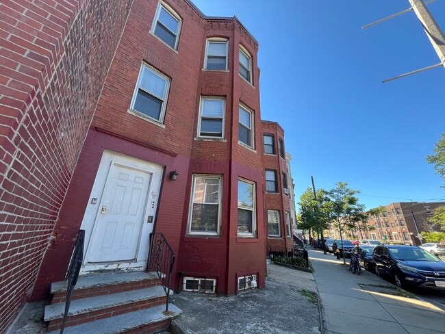 Building Photo - 848 Huntington Ave Unit 2