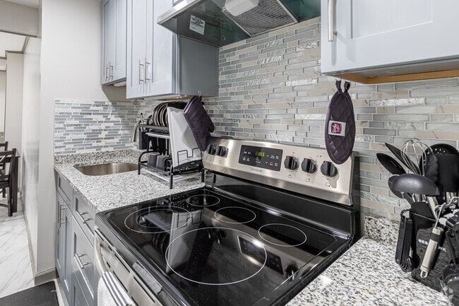 1BR, 1BA - Kitchen