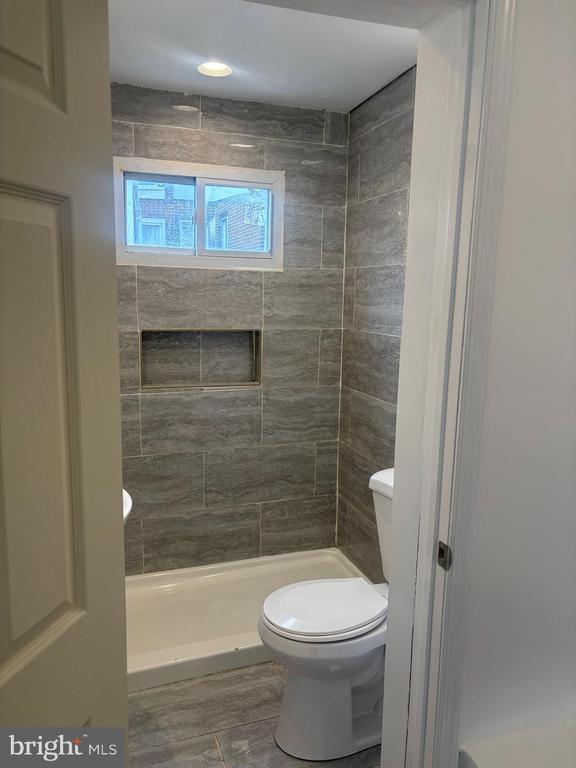 Photo - 1920 Waterloo St