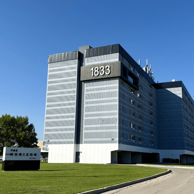 Building Photo - The Horizon Unit 5030