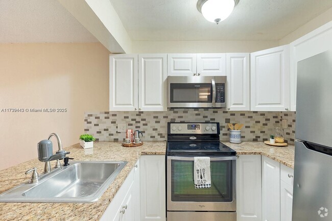 Building Photo - 7241 Miami Lakes Dr Unit D9 Rental