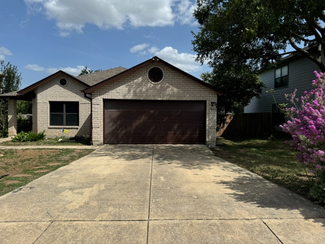 7622 Forest Vale