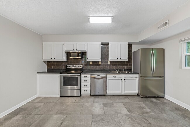 Photo - 18 Sheridan Rd Unit 18 Sheridan Rd apt A
