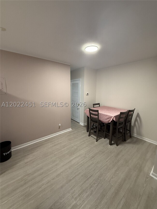 Photo - 1824 Monroe St Unit 7