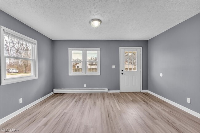 Photo - 1771 E 37th St Unidad 1773