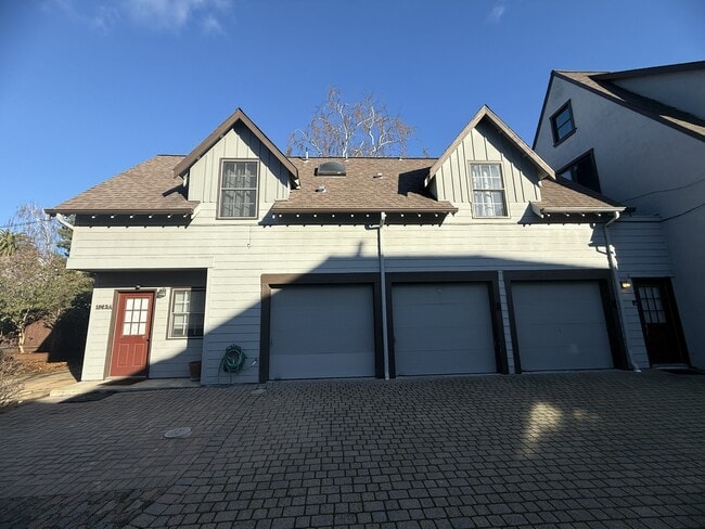 Photo - 1913 Francisco St