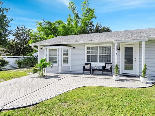 Photo - 4754 Lake Shore Dr