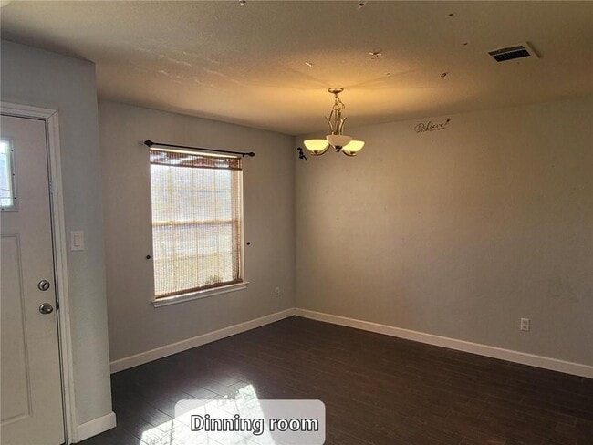 Photo - 204 Phillips St