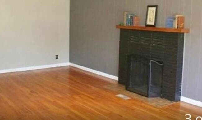 Photo - 325 Donald St