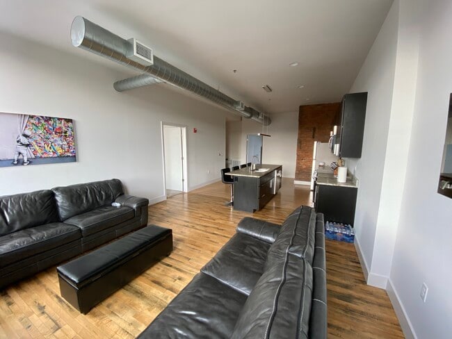 Building Photo - 200 Adams Ave Unit 611 Rental
