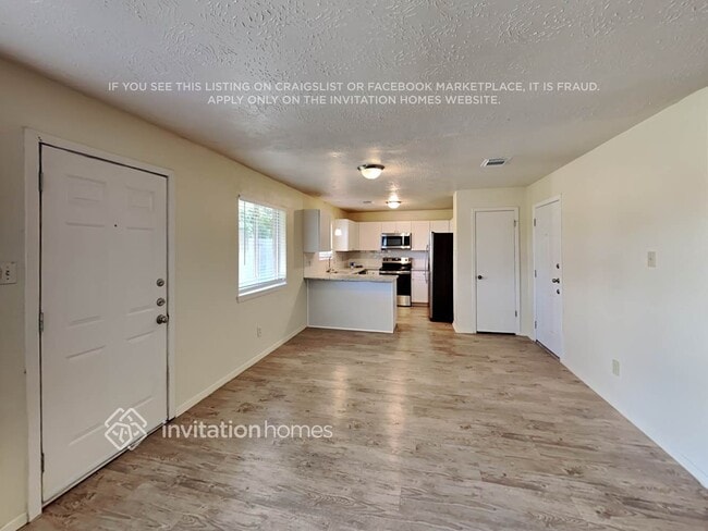 Photo - 9812 Robin St