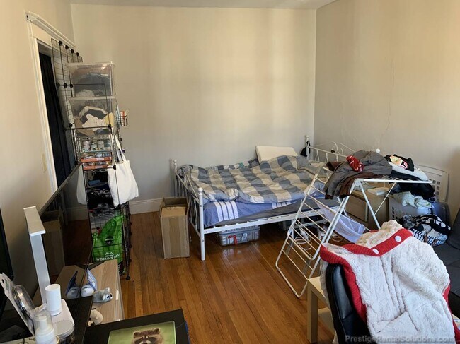 Photo - 4 Woodstock Ave Unit 3