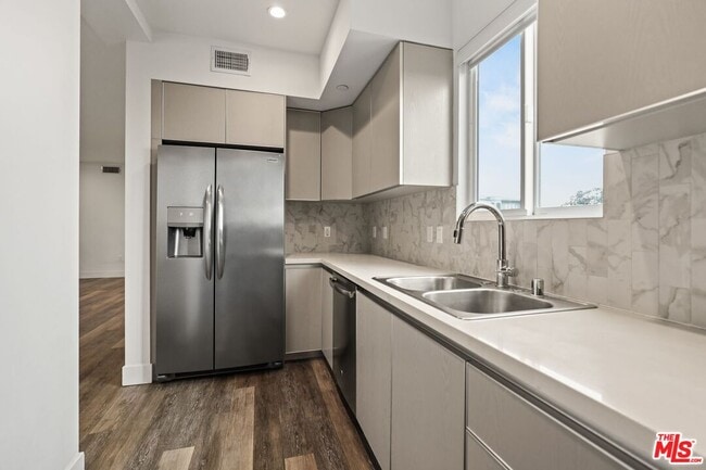 Photo - 2321 Fox Hills Dr