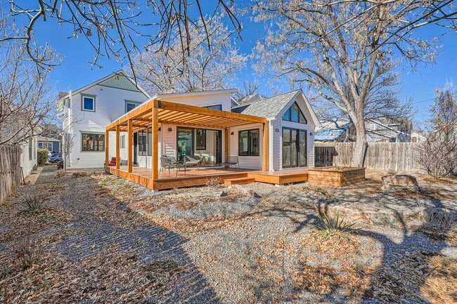 Photo - Downtown Louisville 3-BDR Fully Furnished Gem