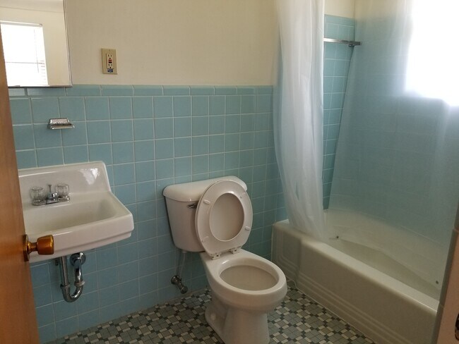 Photo - 304 Morrison N Ave Unit 6