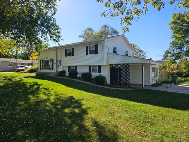 Building Photo - 7518 Taney Pl