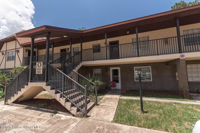 Building Photo - 3059 Sir Hamilton Cir Unit 9 Rental