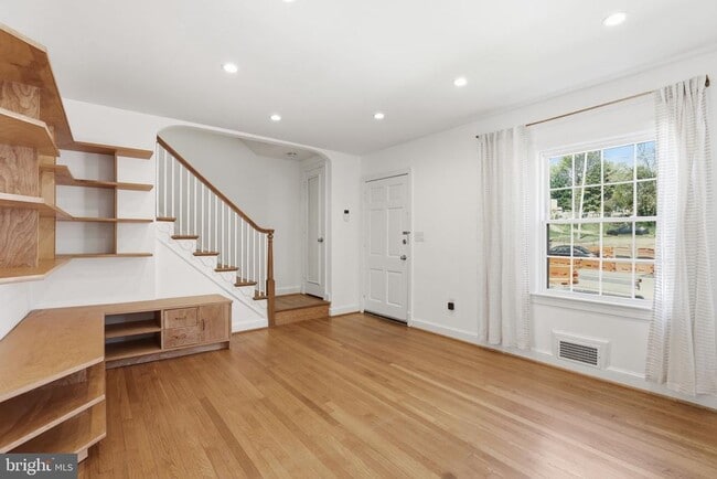 Photo - 618 Wayne Ave