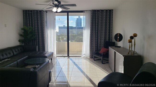 Photo - 2500 Parkview Dr Unit 802