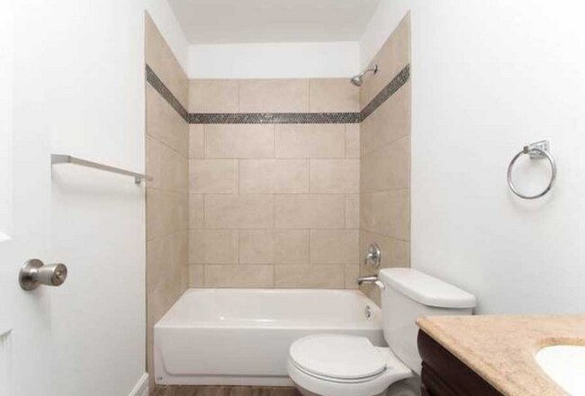 2120 Monterey St Unit 102